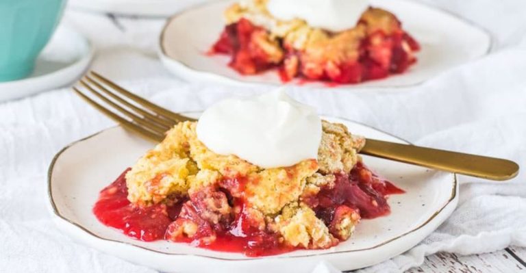 10 Amazing Dump Cake Recipes For Your Summer Parties And Potlucks