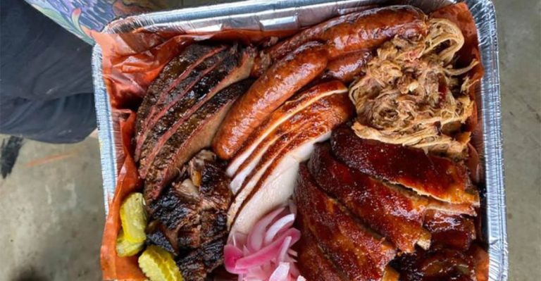 10 Arkansas BBQ Platters Built For Sharing (But No One Does)