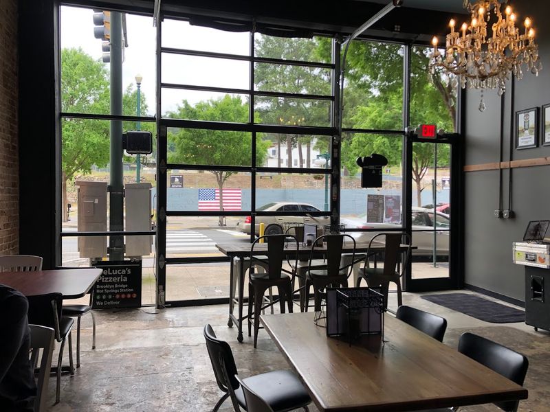 DeLuca's Pizza, Hot Springs