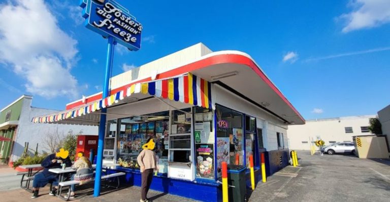 10 California Chains Where The Onion Rings Are Unforgettable