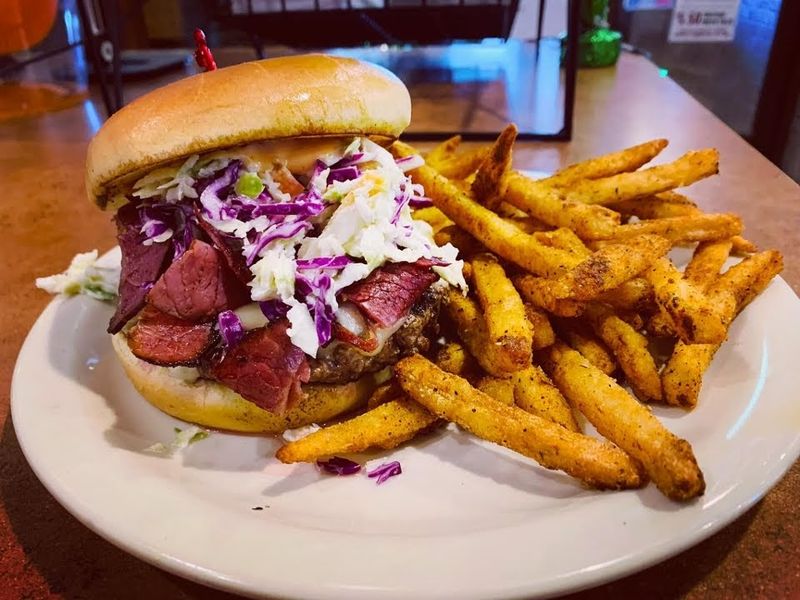 Chuck's Southern Comforts Cafe - Burbank