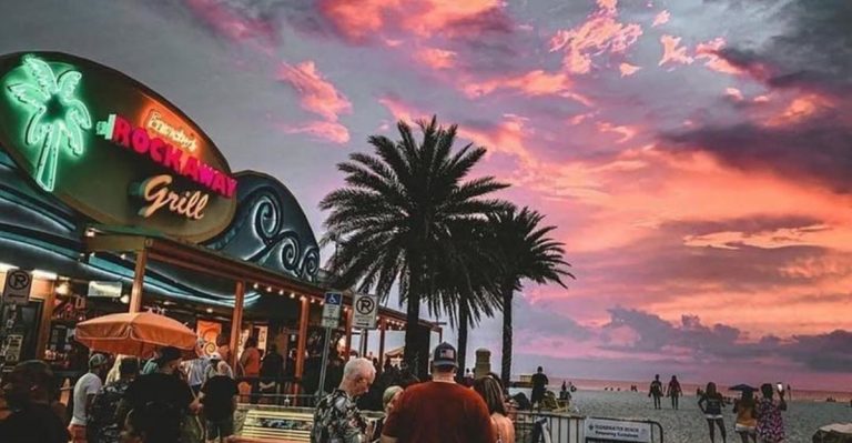 10 Florida Beachfront Restaurants So Popular, Locals Avoid Weekends There