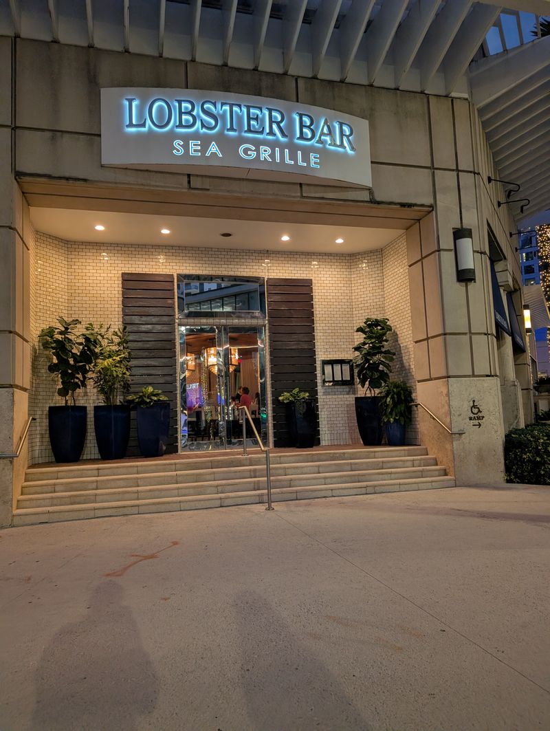 The Oceanaire Seafood Room – 450 E Las Olas Blvd