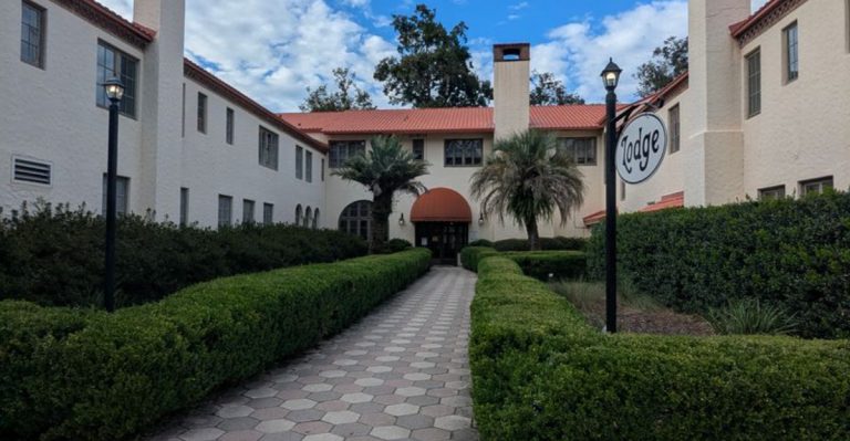 10 Florida State Parks With Restaurants So Good You’ll Plan Your Visit Around Them