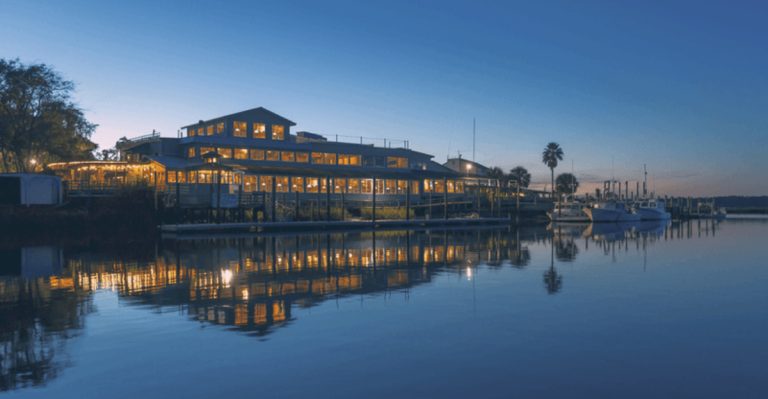 10 Georgia Waterfront Restaurants Serving Lowcountry Boil With A Side Of Relaxation