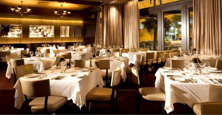 10 Hard-To-Get Seafood Reservations In Arizona Locals Go Crazy For