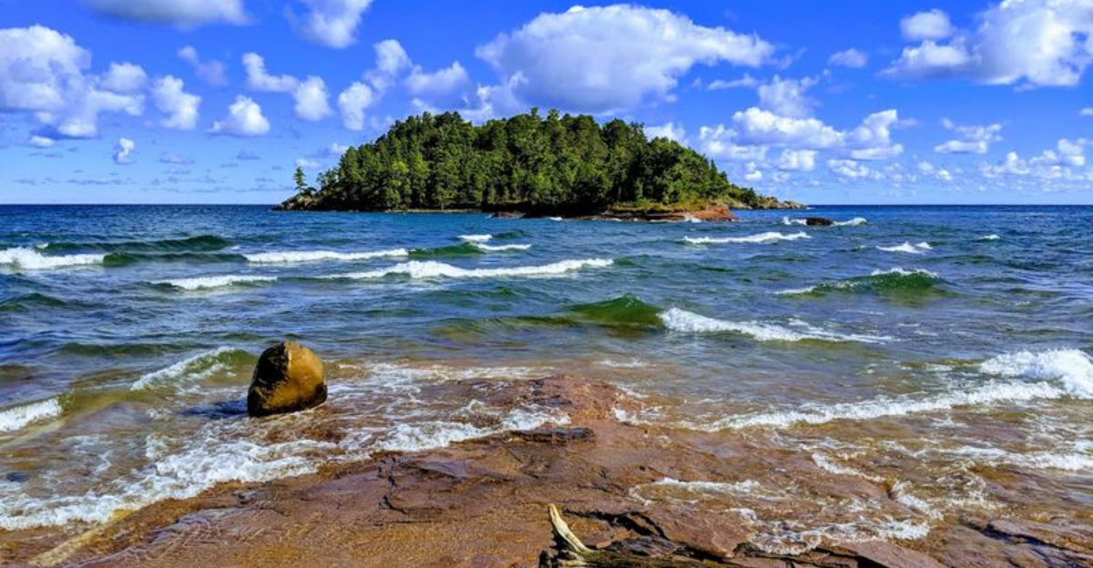 Secret beaches in Michigan