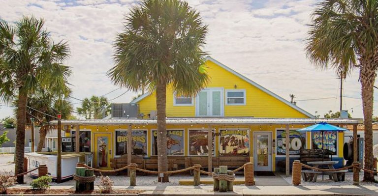 10 Hole-In-The-Wall Florida Seafood Shacks That Prove Freshness Beats Fancy