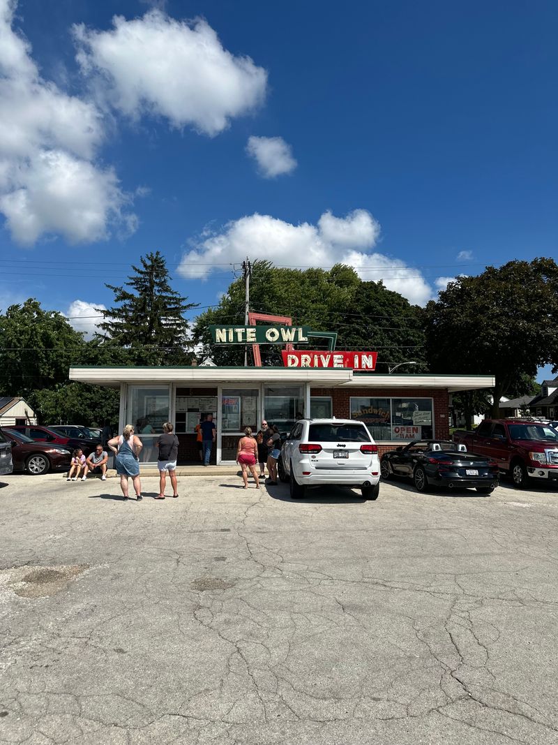 Nite Owl Drive-In – Milwaukee