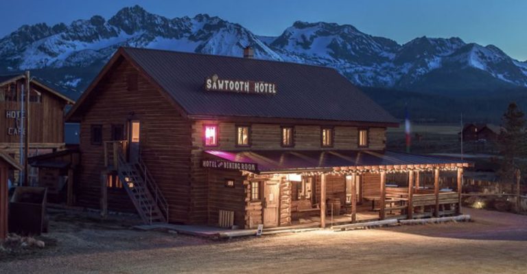 10 Idaho Dining Spots Offering Mountain Views That Rival The Food