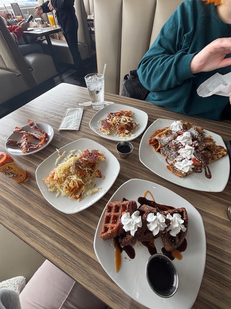 Eggsclusive Cafe, Rockford