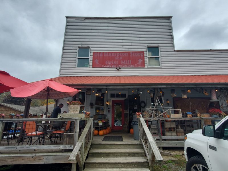 Old Hampton Store & Barbecue, Linville