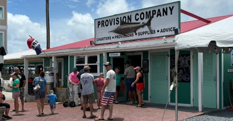 10 North Carolina Seafood Shacks That Taste A Lot Better Than They Appear