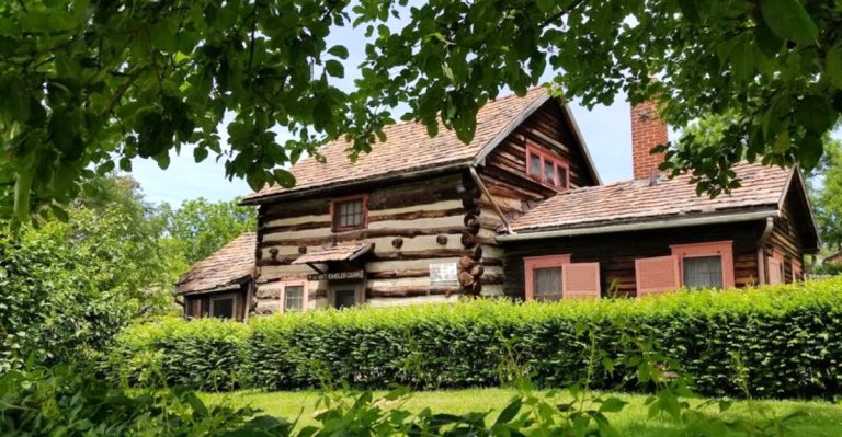 10 Ohio Historic Villages That Feel Perfect For A May Day Trip