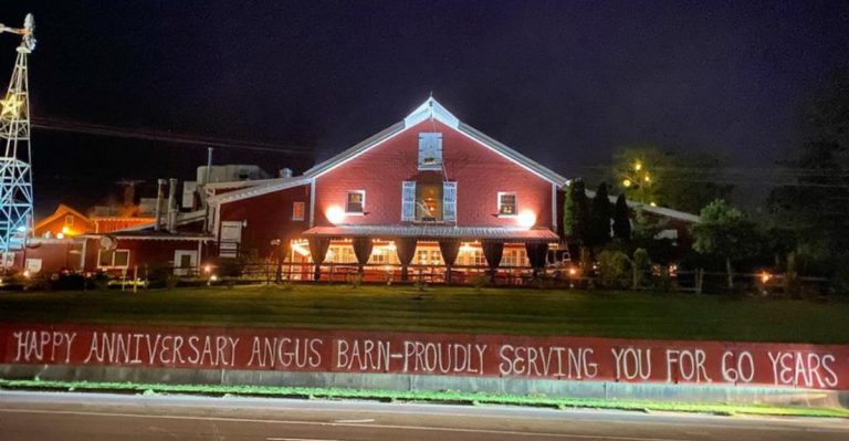 10 Retro North Carolina Restaurants Still Dishing It Out Like The ’80s