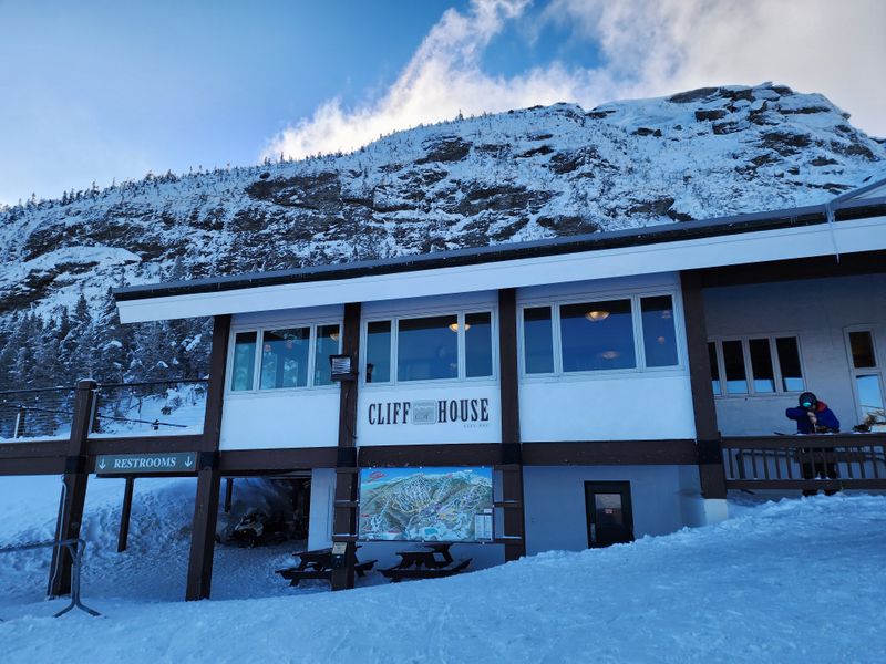 Cliff House At Mount Mansfield