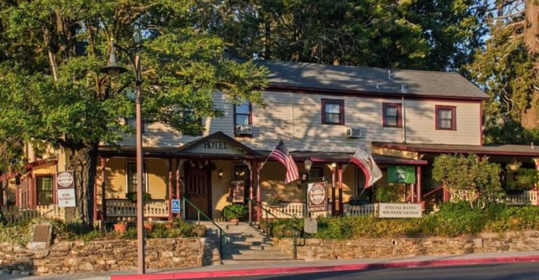 10 Small-Town California Inns That Make Perfect Weekend Getaways