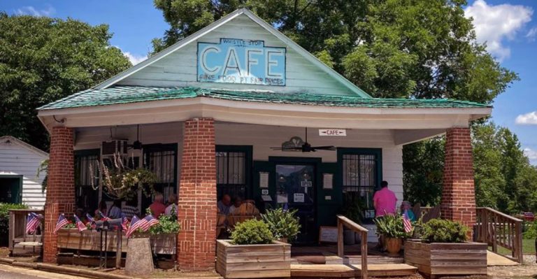 10 Small-Town Georgia Diners That Offer A Cozy, Homey Feel On Rainy Days