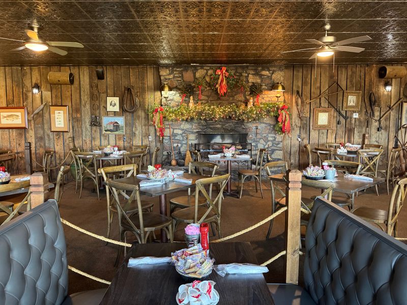 Hagy’s Catfish Hotel