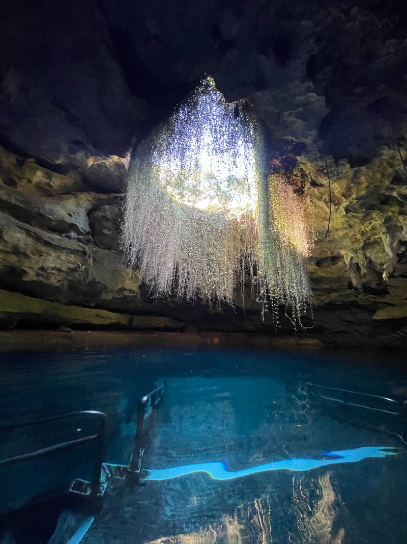 Snorkel The Prehistoric Underground Spring At Devil's Den