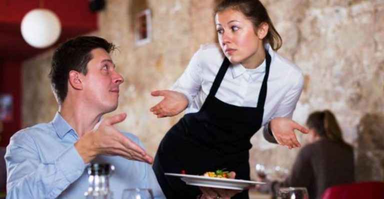 10 Things You Should Never Do At A Fine Dining Restaurant, According To Etiquette Pros