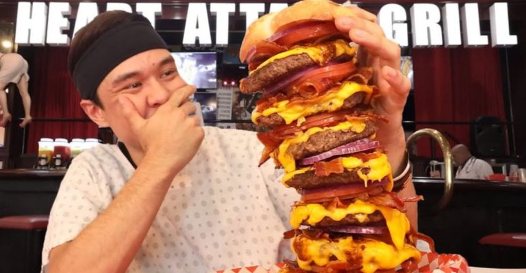 10 Unhealthiest Burgers In Texas That Are Totally Worth Every Calorie