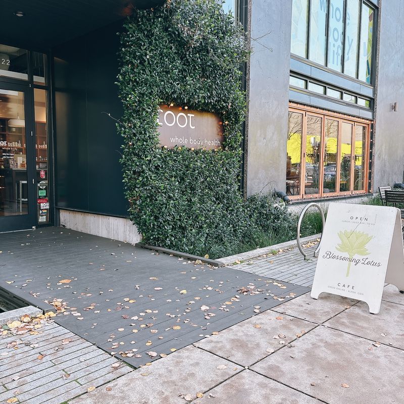 Blossoming Lotus Cafe & Juice Bar – Portland, Oregon