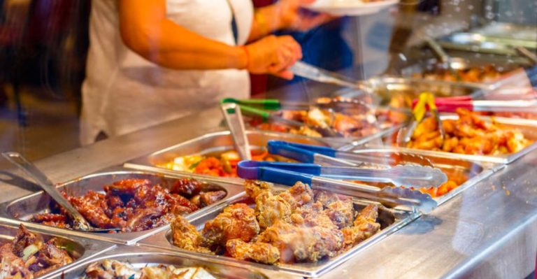 11 Buffets In Illinois Where Locals Say The Fried Chicken Tastes Like Home