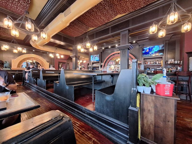 Seven Saints – Champaign