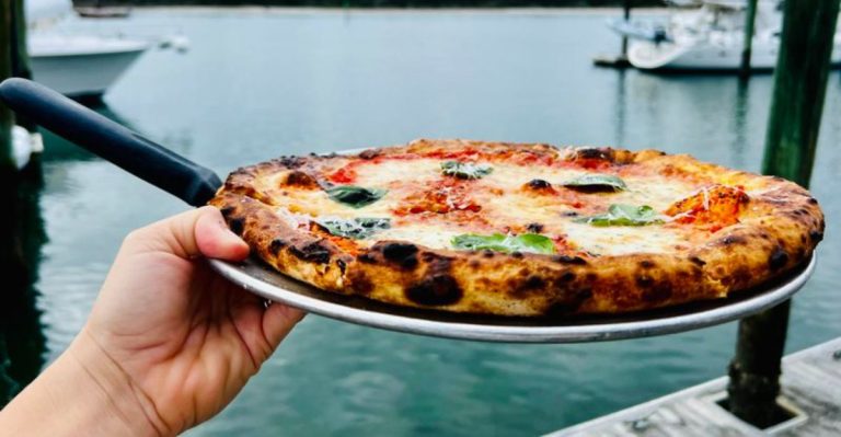 11 Coastal North Carolina Restaurants With Stunning Views (And Even Better Food)