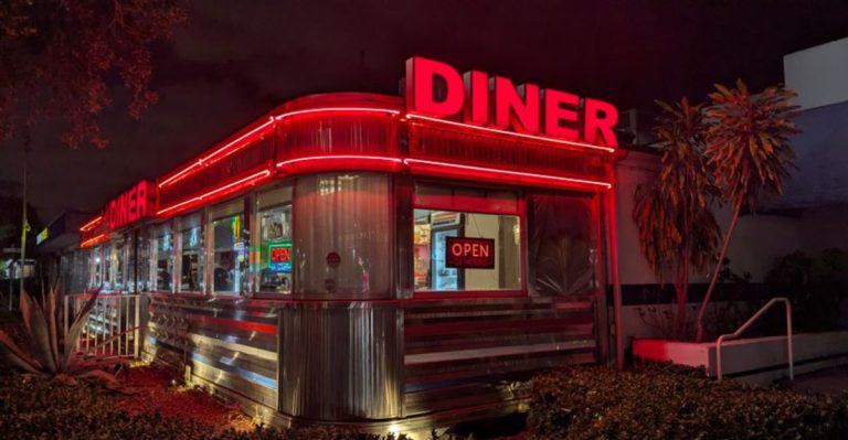 11 Florida Diners That Never Changed And Locals Still Can’t Get Enough