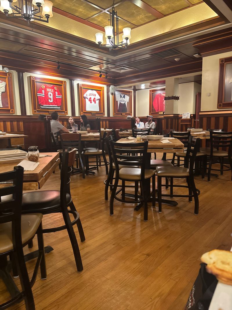 Lou Malnati's Pizzeria - Chicago