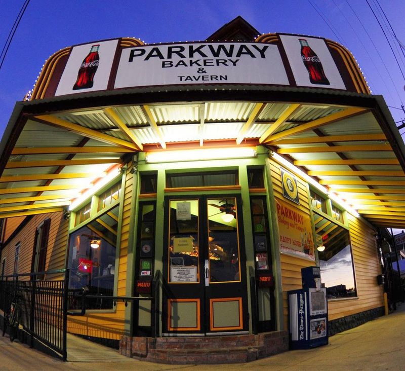 Parkway Bakery And Tavern