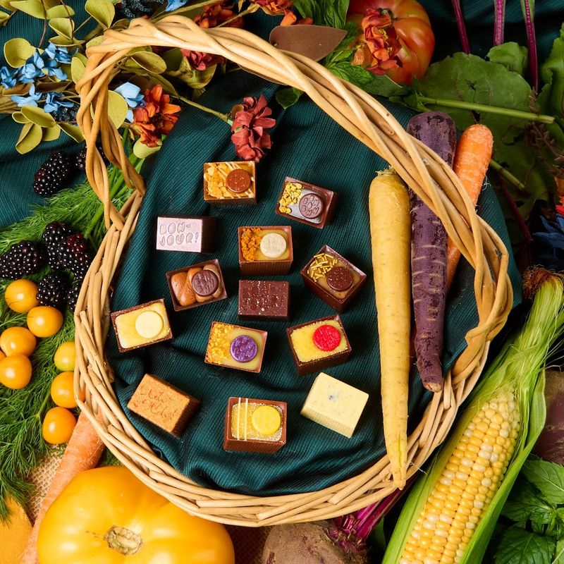 Bon Bon Bon, Detroit