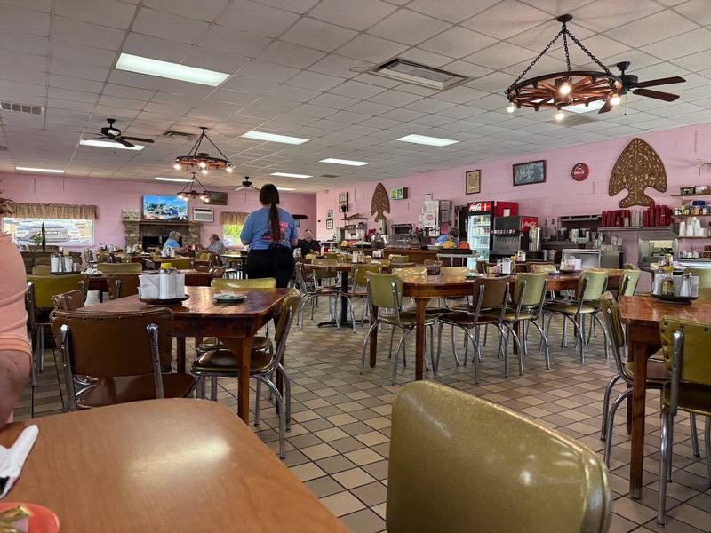 Neal's Cafe, Springdale