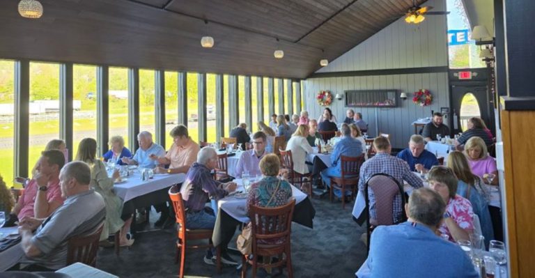 11 Old-School Pennsylvania Pizzerias Where The Pie Tastes Like Grandma Made It