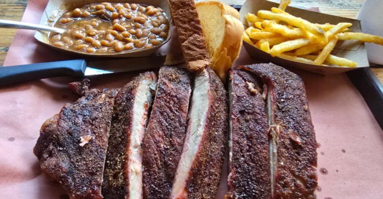 11 Small-Town North Carolina Smokehouses I Tried On The Backroads (6 Totally Delivered)