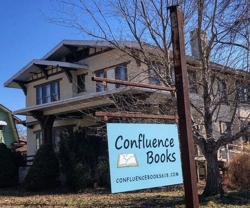 Confluence Books, Carbondale