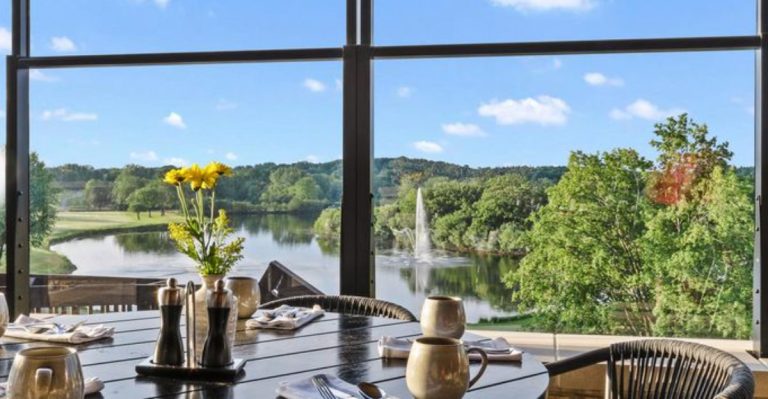 11 Wisconsin Seafood Buffets Where You Can Eat All You Want And Go Home Smiling