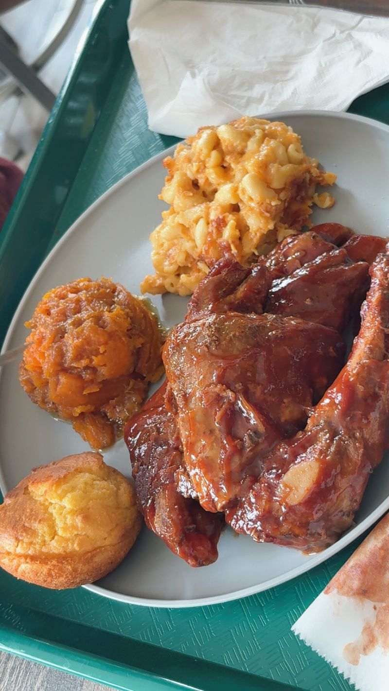 Daddy’s Soul Food & Grille, Milwaukee