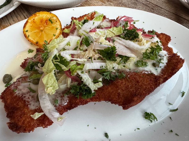 Table, Donkey and Stick – Chicago