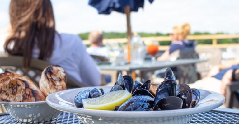 12 Coastal Maine Spots Serving Seafood As Fresh As The Atlantic Air