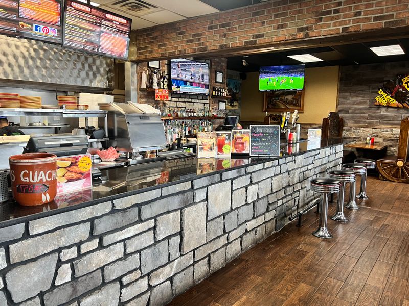 Los Guachos Taquería