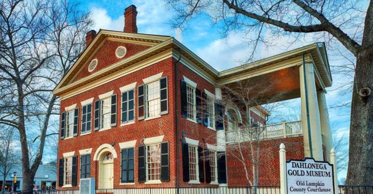 12 Georgia Villages That Are Perfect For A Peaceful Weekend