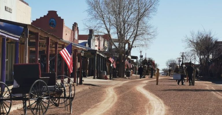 12 Gorgeous Arizona Towns You Should Visit In 2026
