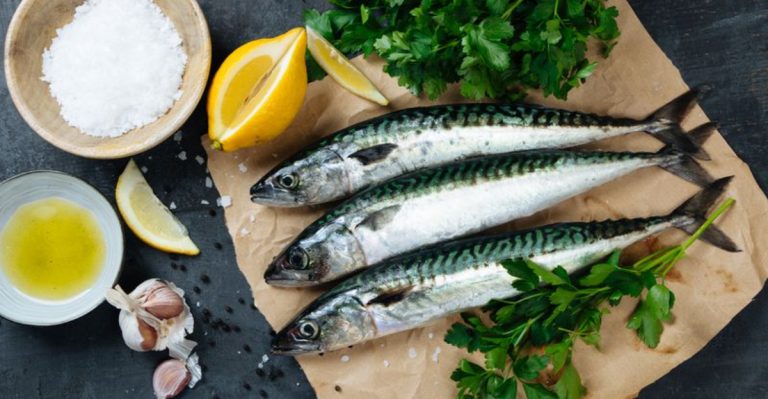 12 Healthiest Fish To Eat (Plus 1 That’s Healthier Than Most Vegetables)