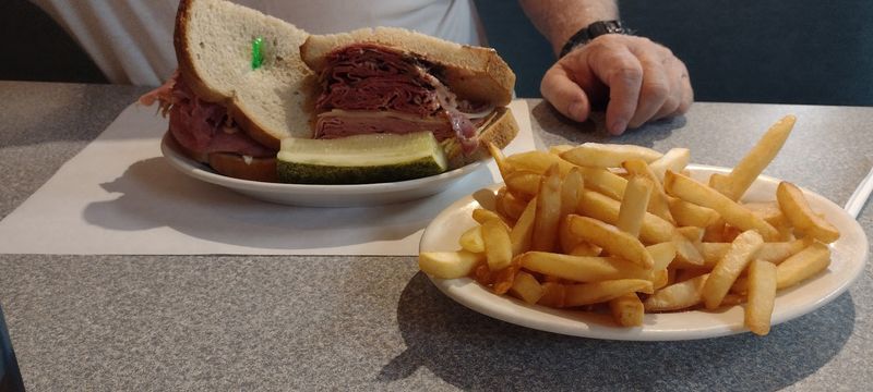 Uncle Harry’s Deli, St. Clair Shores