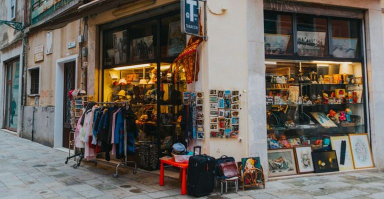 12 Huge Secondhand Shops In Phoenix, Arizona That Are Absolutely Worth The Drive This June