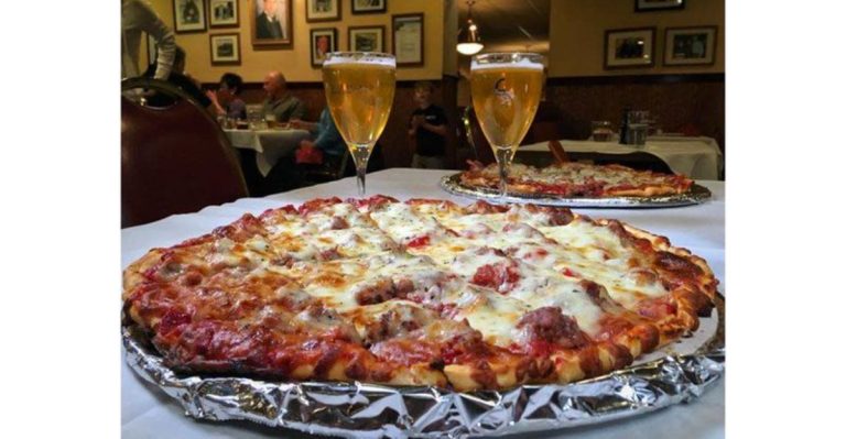 12 Italian Pizza Parlors In Illinois That Locals Swear Still Do It The Old-School Way