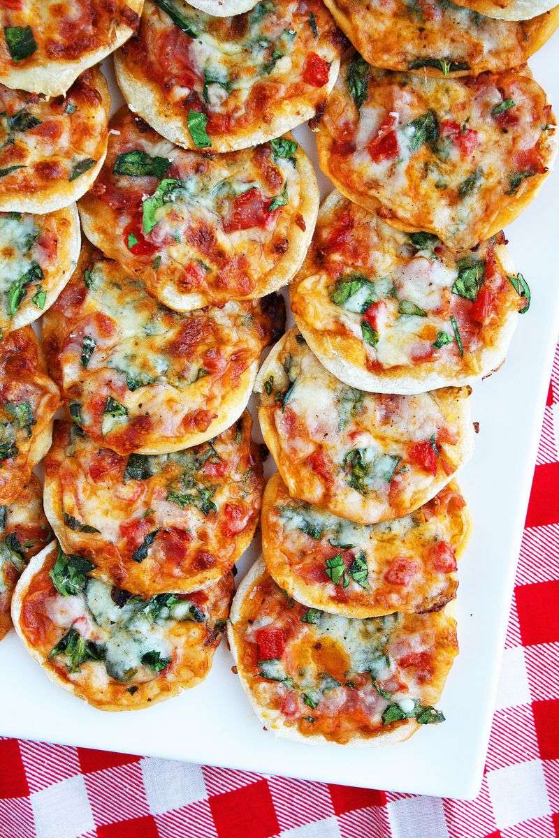Mini Pizzas: Personal Masterpieces